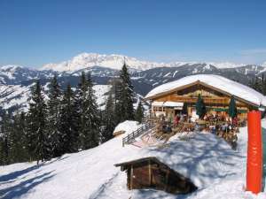 Xtrallusion photo gallery of Italy. Photos, pictures, images and photographs of the Italian Rivieras, the Italian Lakes, the Italian Alps, the Cinque Terre, the Amalfi coast and some of the most beautiful corners of Italy. Plus photos of Italian cities such as Pisa, Milan, Genoa and Rome.